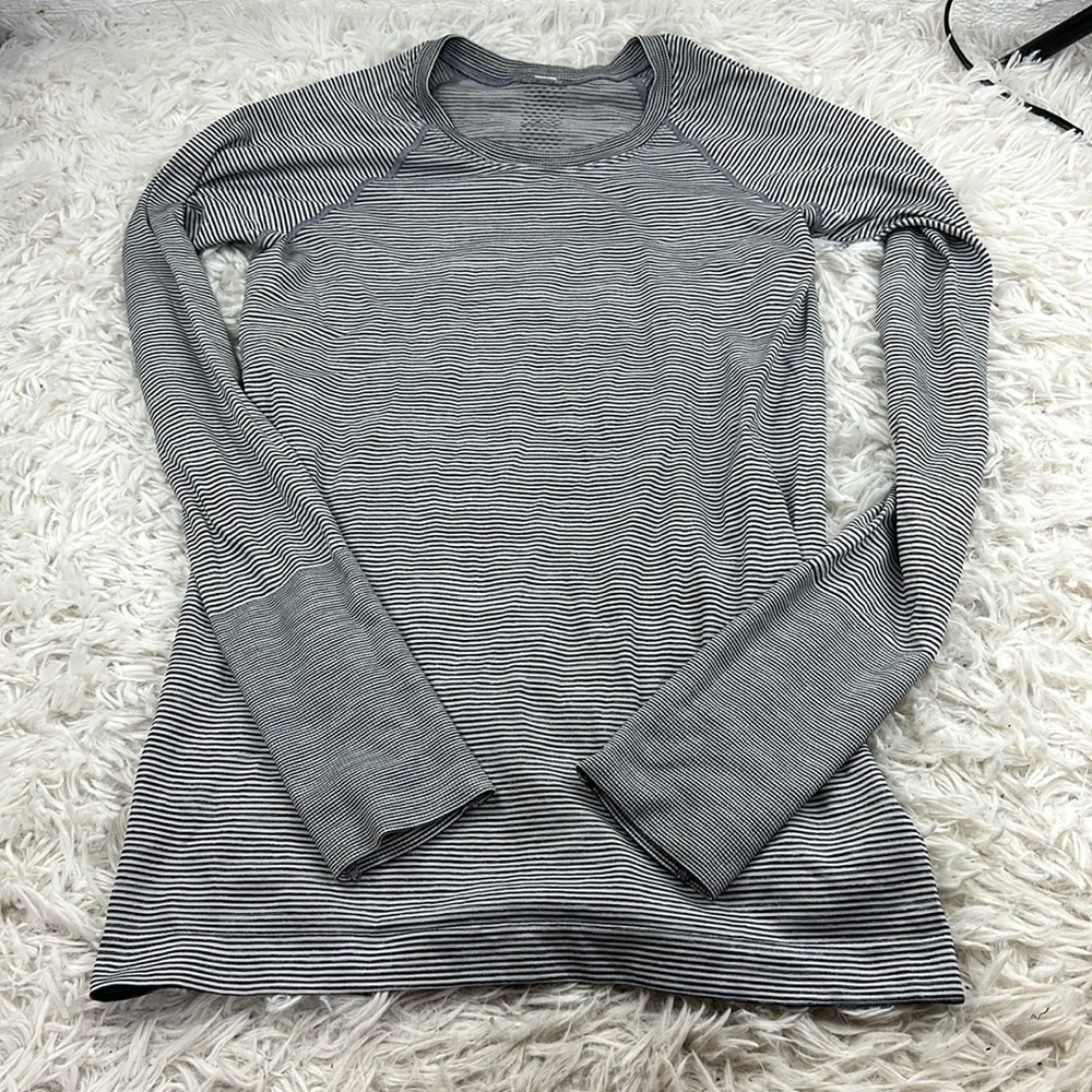 Lululemon Swiftly Relaxed-Fit Long Sleeve Shirt Stripe Black / White